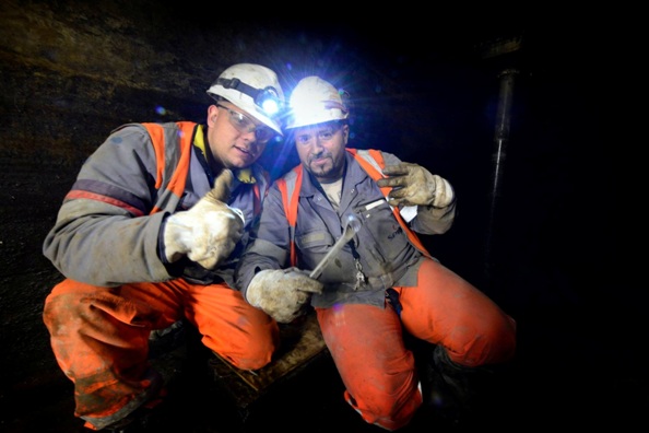 Employees of Installatiebedrijf SPIE Nederland in the Velser Tunnel
